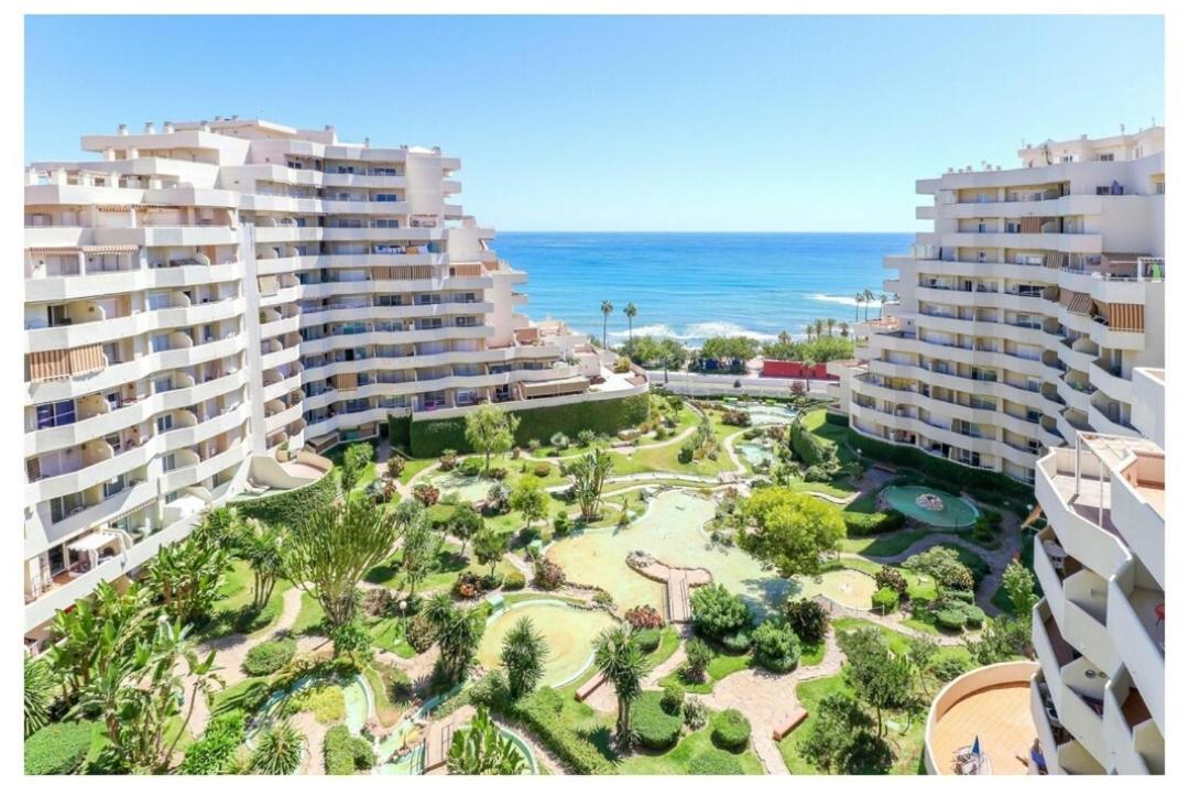 בנאלמדנה Benalbeach Casa Kito Dreams 1ª Linea Playa מראה חיצוני תמונה