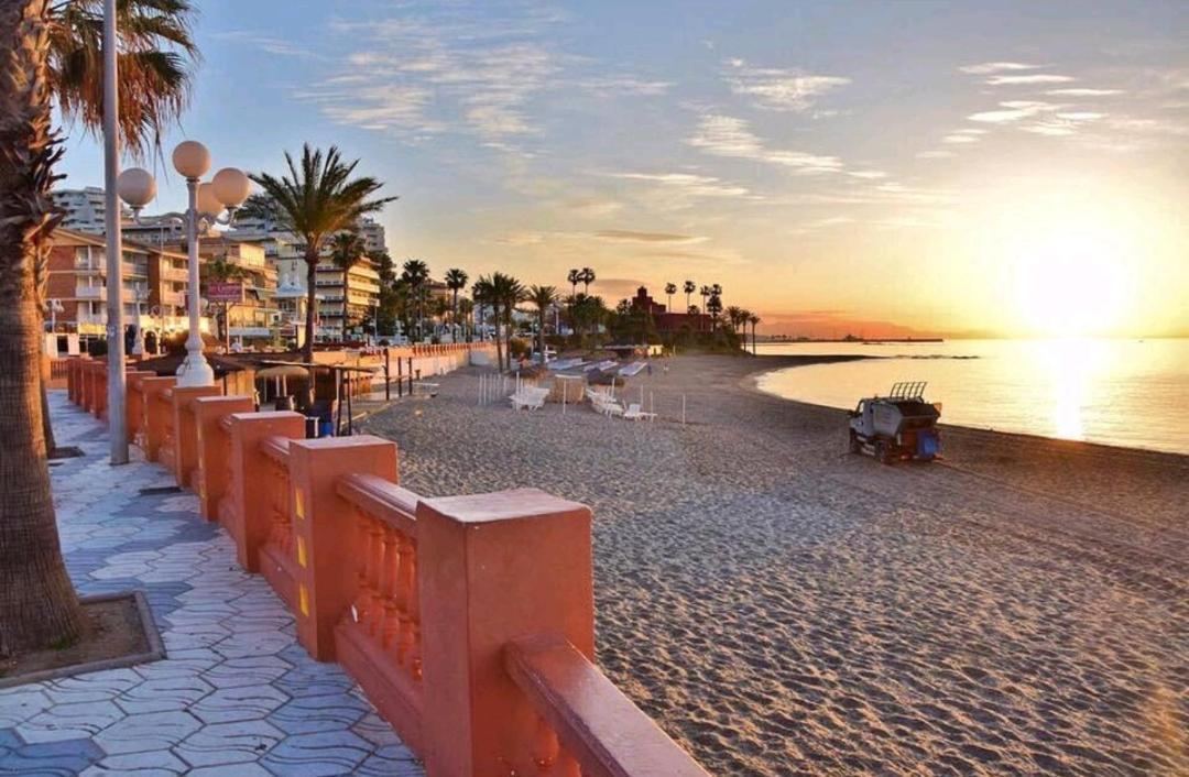 בנאלמדנה Benalbeach Casa Kito Dreams 1ª Linea Playa מראה חיצוני תמונה